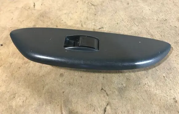 Toyota Yaris Electric window control switch