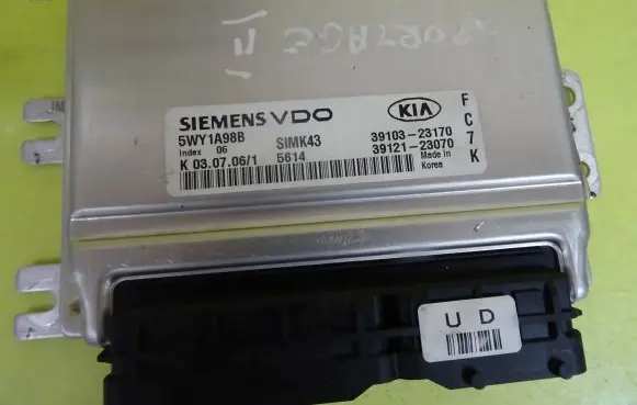 KIA Sportage Engine control unit/module 39103-23170 5WY1A98B