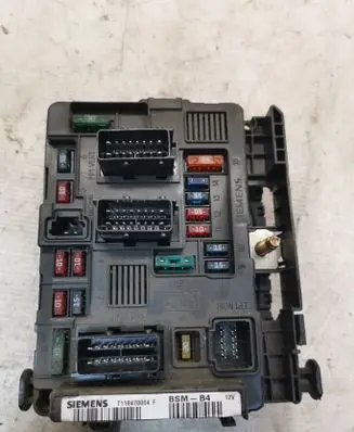 Citroen C3 Fuse module 9643498780 T118470004F 136726012
