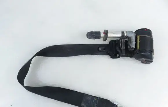 Mercedes-Benz E W124 Front seatbelt 1248603985