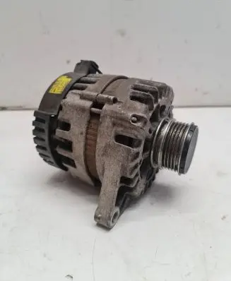 Hyundai i40 Generator/alternator 373002A800 135V130A 2609674