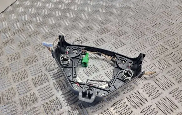 Volvo S60 Steering wheel buttons/switches 8666885