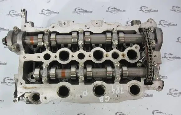 Land Rover Discovery 3 - LR3 Engine head 4R8Q-6090-AH 4R8Q-6A270-AB