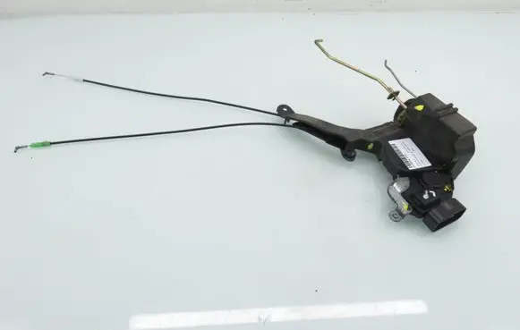 Toyota RAV 4 (XA20) Front door lock 