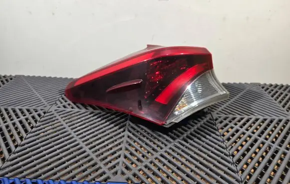 Toyota Auris E180 Rear/tail lights