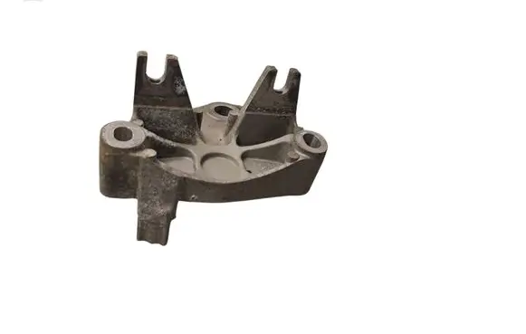 Engine mounting bracket