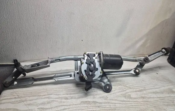 Volvo V70 Front wiper linkage and motor 8648345 330314051