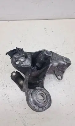 Skoda Superb B5 (3U) Engine mounting bracket 8E0199352F