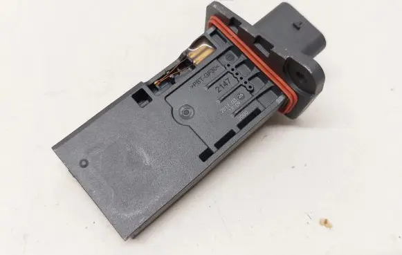 BMW 5 G30 G31 Mass air flow meter 0281006597 0281006 8583496