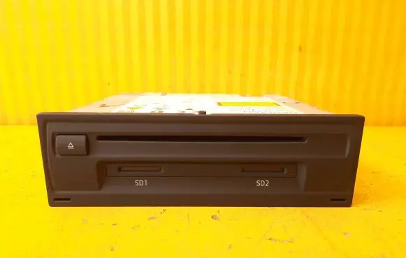 Audi TT TTS Mk2 Radio/CD/DVD/GPS head unit 8S0035043K 8S0035043M