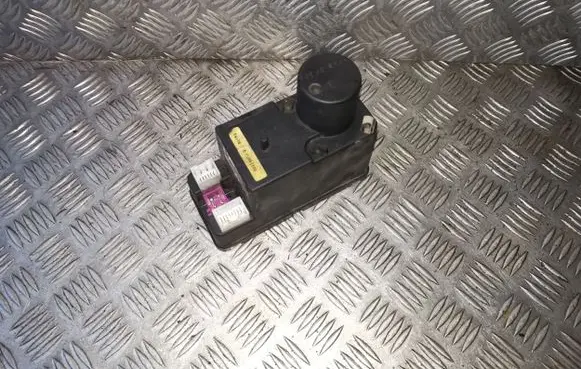 Audi A6 S6 C4 4A Central locking vacuum pump 4A0862257F