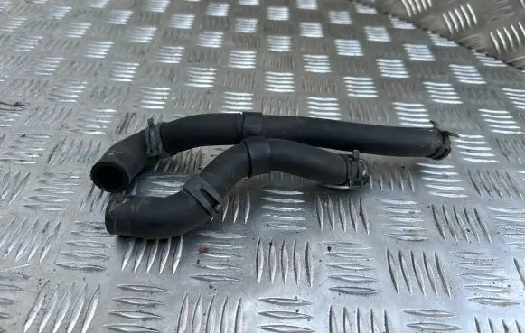 Engine coolant pipe/hose