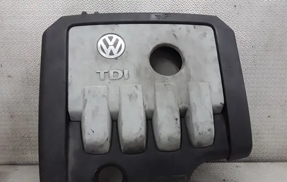 Volkswagen Golf V Engine cover (trim) 03G103925
