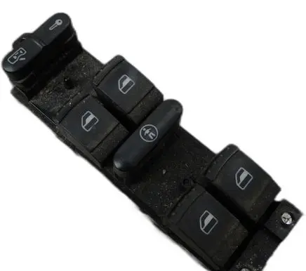 Volkswagen Golf IV Tailgate/trunk/boot open switch