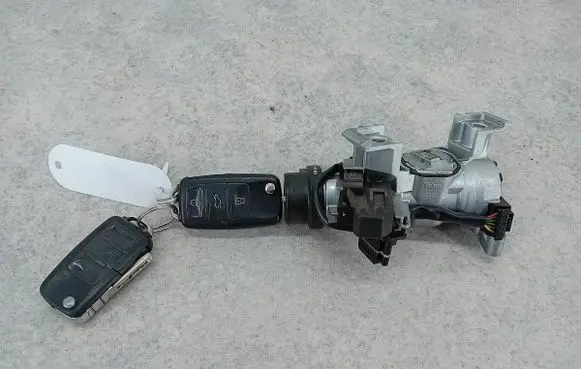 Skoda Octavia Mk2 (1Z) Ignition lock 1K0905851B