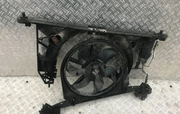 Renault Espace III Radiator cooling fan shroud