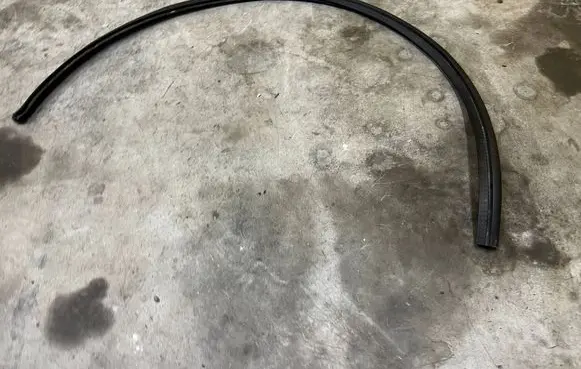 Chevrolet Corvette C5 Wiper trim 