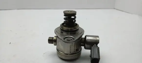 BMW 7 F01 F02 F03 F04 Fuel injection high pressure pump 7595339