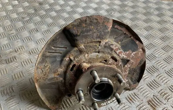 Subaru Outback Front wheel hub