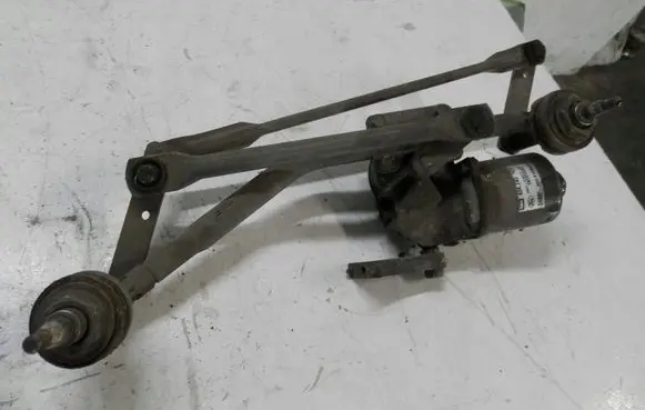 Ford Fusion Front wiper linkage 2S6T17B671AC