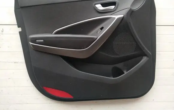 Hyundai Santa Fe Front door card panel trim 823112W000