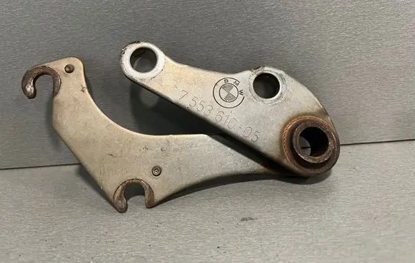 BMW 3 E92 E93 Muffler mount bracket/holder 7553610