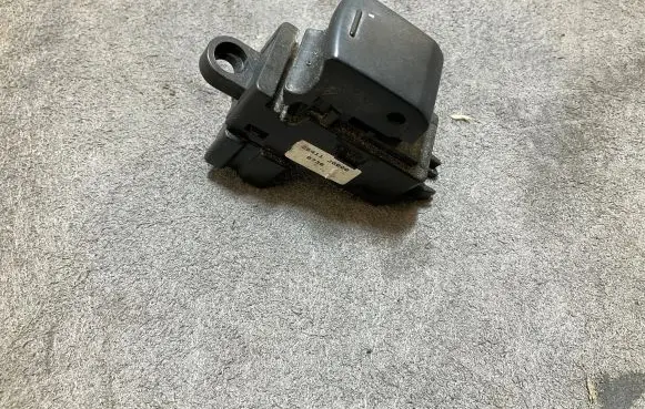 Nissan X-Trail T31 Electric window control switch 25411JG000 0738