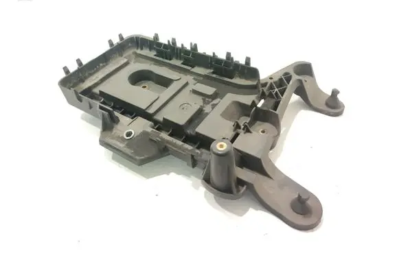 Volkswagen Golf V Battery tray 1K0915333