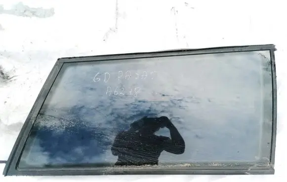 Volkswagen PASSAT B5 Rear side window