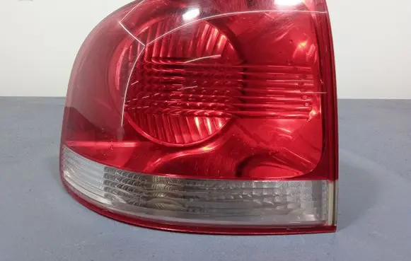 Volkswagen Touareg I Rear/tail lights 7L6945095L