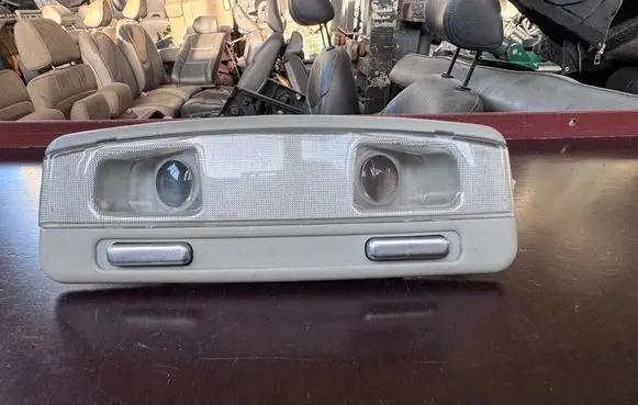 Honda CR-V Front seat light