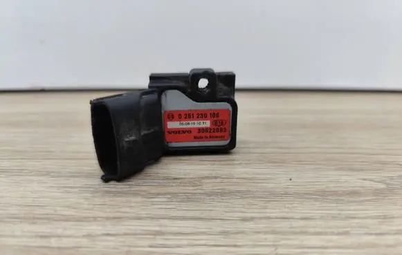 Volvo V70 Air pressure sensor 0261230106 30622083
