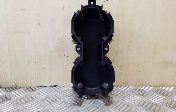 Cup holder front