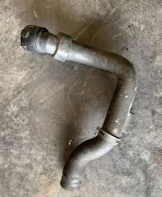 Engine coolant pipe/hose