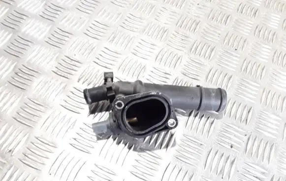 Volkswagen PASSAT B6 Engine coolant pipe/hose 03G121132B