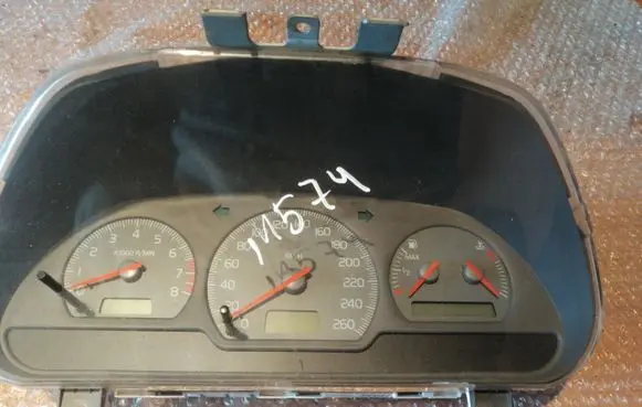 Volvo S40, V40 Speedometer (instrument cluster) 30889710