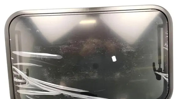 Volkswagen Crafter Front triangle window/glass 43R011748