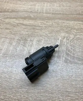 Volkswagen Golf V Brake pedal sensor switch 3B0945511A 19322007