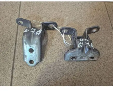 Hyundai i30 Rear door hinge set 