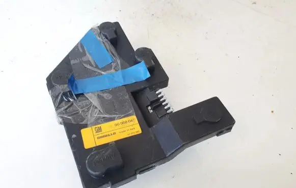 Opel Vectra B Tail light bulb cover holder 90568047 37.375.383