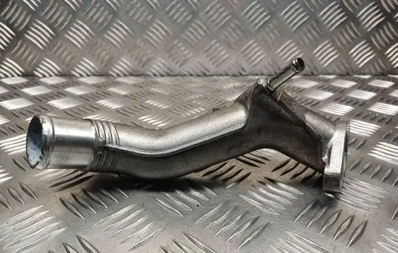 Engine coolant pipe/hose