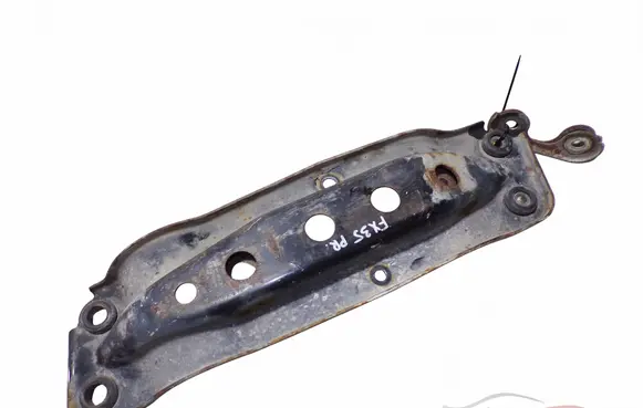 Infiniti FX Gearbox mounting bracket 113101CB0A