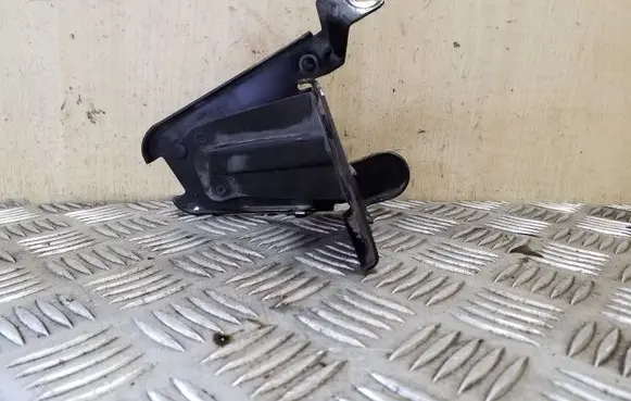 Skoda Octavia Mk3 (5E) ABS pump bracket 5Q2614235B
