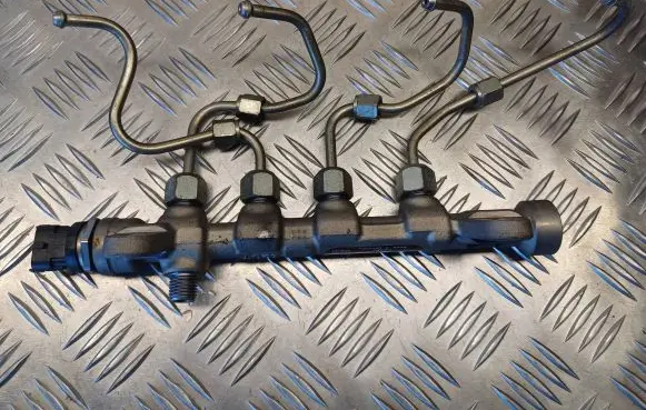 Alfa Romeo Mito Fuel main line pipe 55215208 401980 0445214192