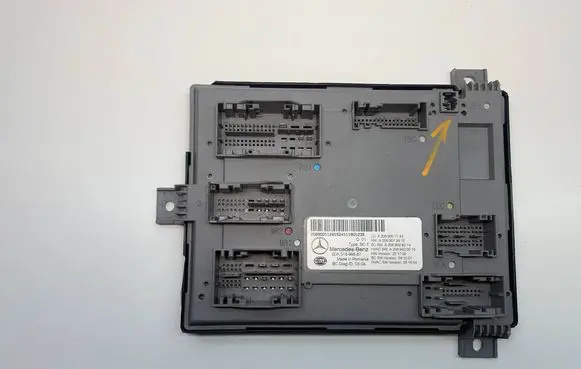Mercedes-Benz C W206 Central body control module A2069001124
