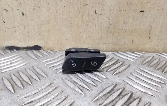 Volkswagen PASSAT CC Central locking switch button 1K0962126B