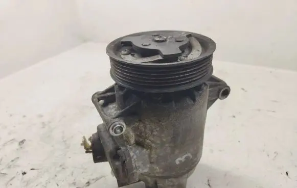 Volkswagen Golf VI Air conditioning (A/C) compressor (pump) 5N0820803E 05162201015D 011405620003