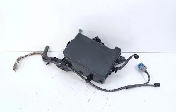 Toyota Prius+ (ZVW40) Fuse module 8266247141 72818793