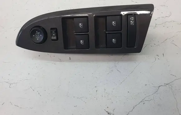 Chevrolet Volt I Front door window winding handle 