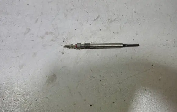 Volkswagen Crafter Glow plug 03L963319D